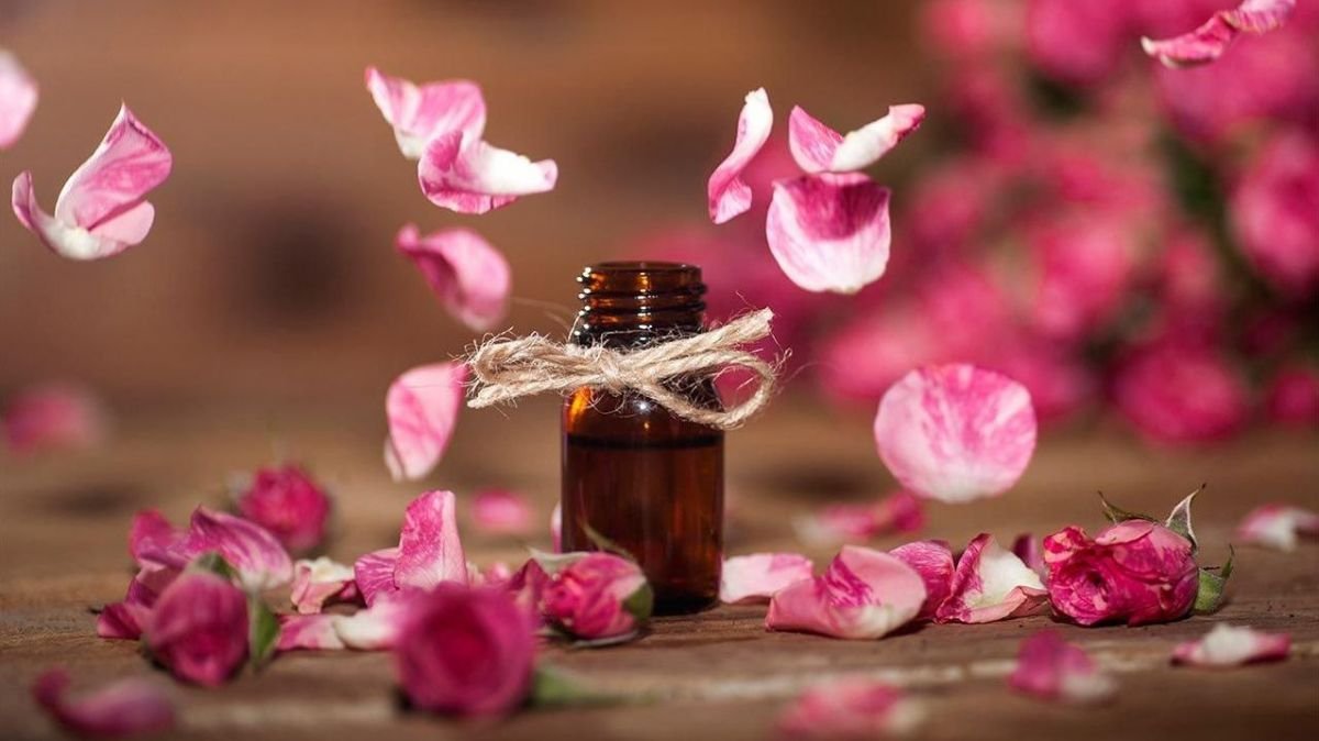 Los 7 mejores perfumes que huelen a flores 